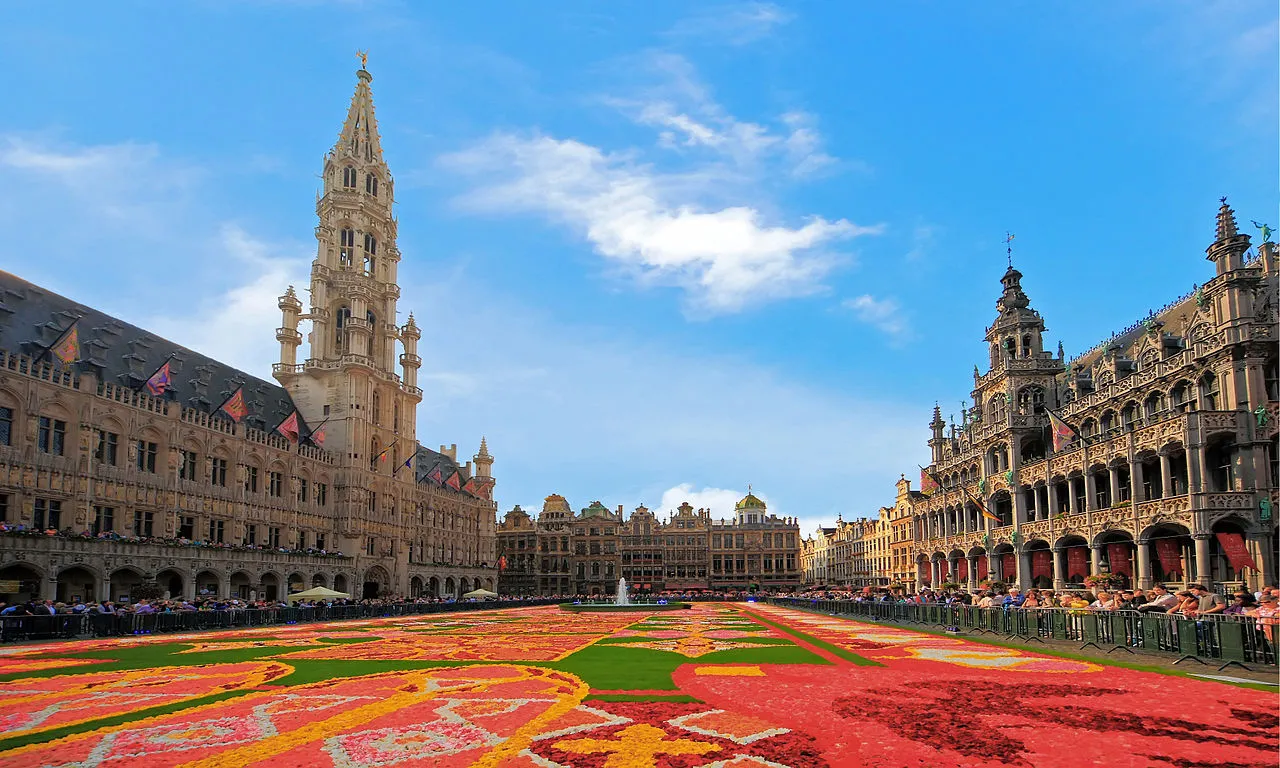 1280px-Grand_Place_Bruselas_2.webp