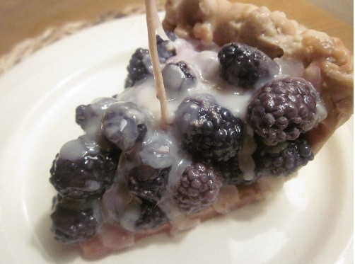 blackberry pie.jpg