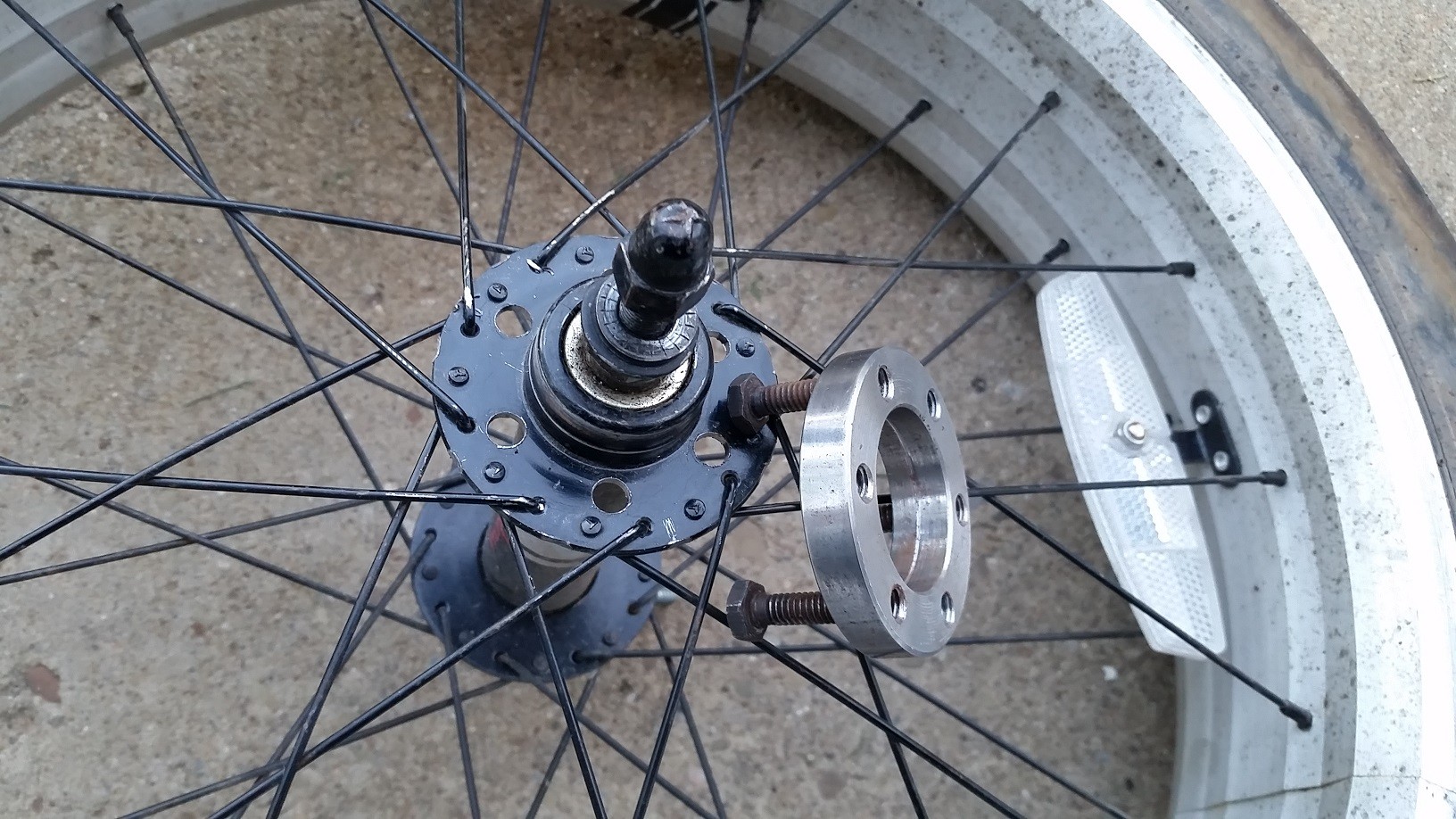 drilled wheel hub and mount.jpg