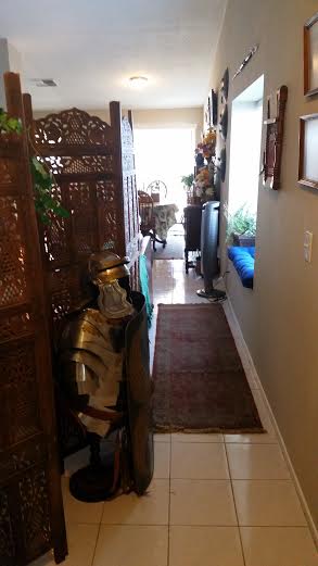 Entry way to House.jpg