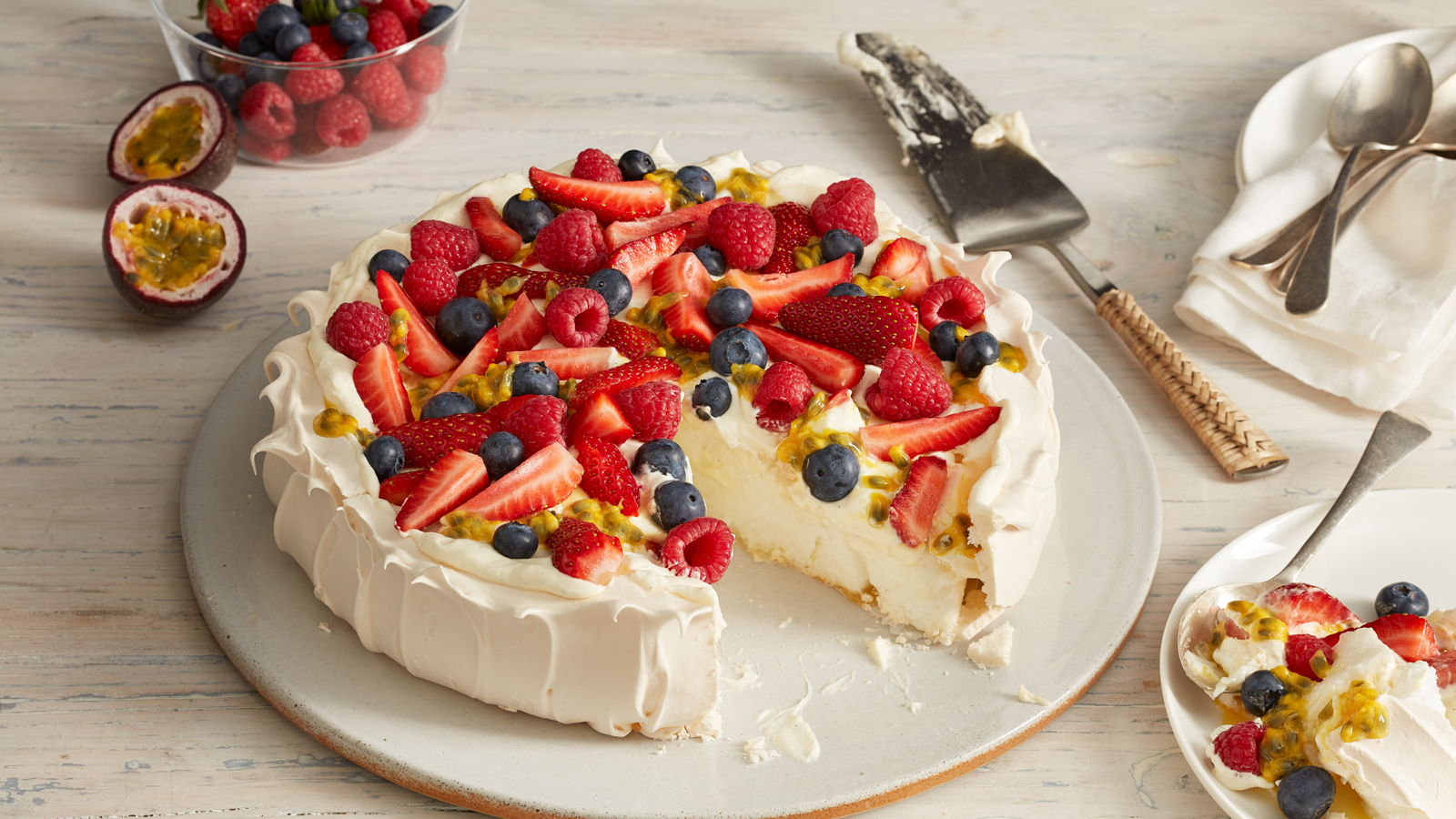 NEFF_Feature_Summer-pavlova.jpg