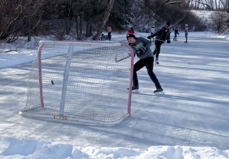 Pond Hockey 01.jpg