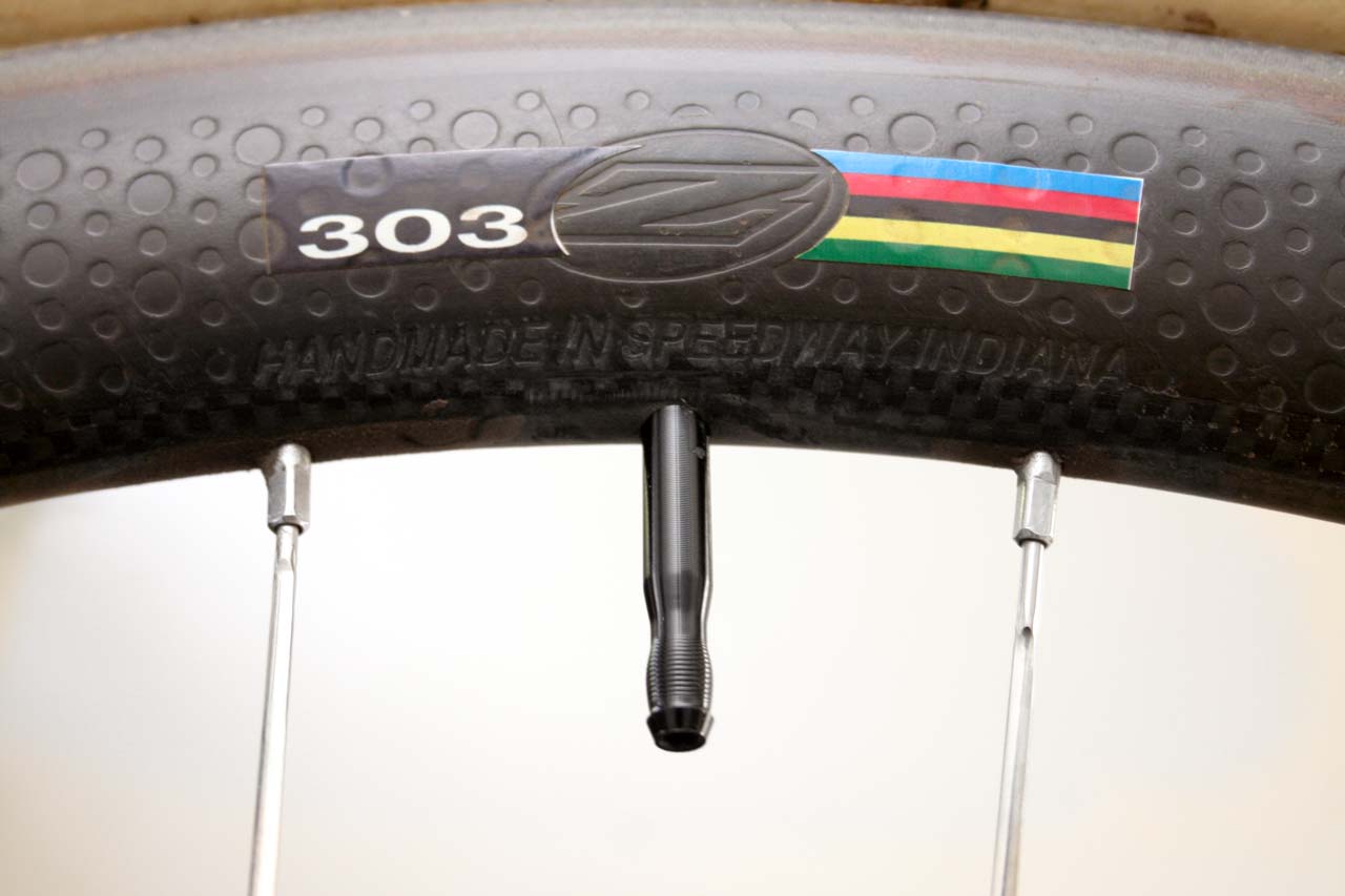 zipp303-valve-label-dimples-sm.jpg