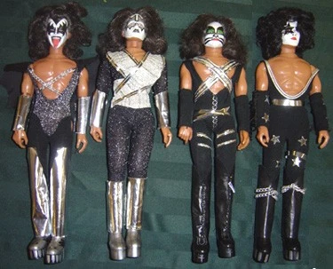 kiss-dolls.webp