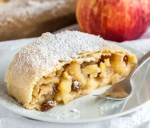 Apple-Strudel-Recipe-Plated-Cravings-10-500x427.webp