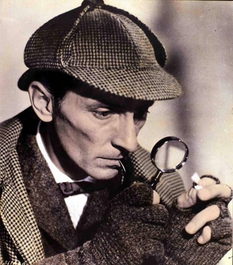 sherlock-holmes-peter-cushing.jpg