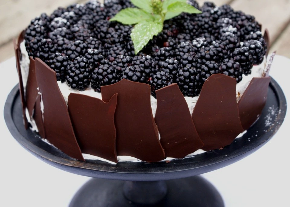 blackberry chocolate mousse cake.webp