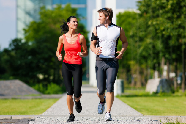 man-woman-jogging-fitness-city_79405-11854.jpg