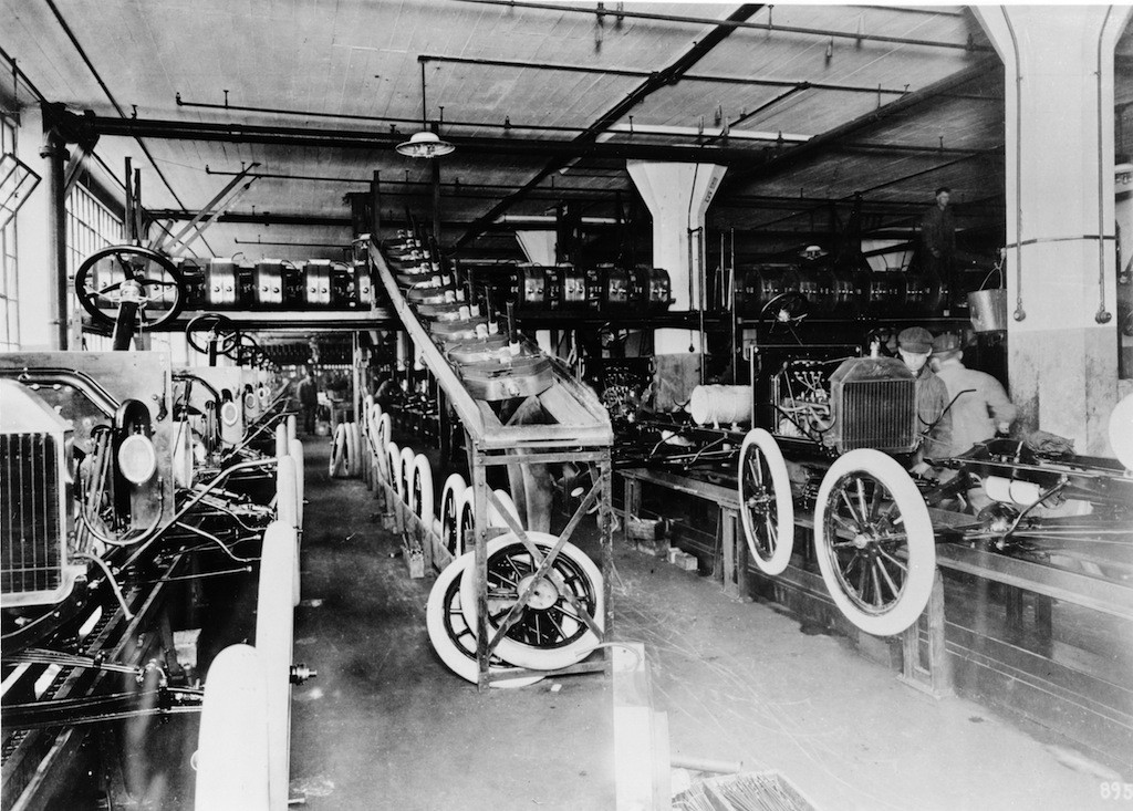 1914 Ford assembly line