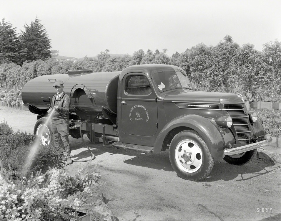 1939. International Harvester Watering Truck