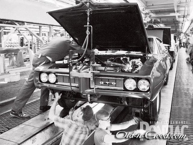 1968 Pontiac GTO assembly line