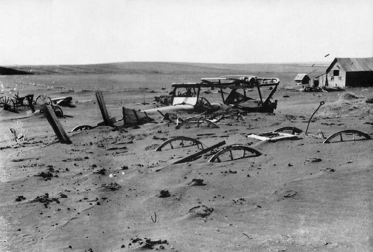 Abandoned farm in South Dakota 1930s