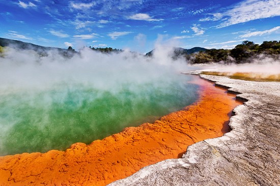 Champagne pool at Wai-o-tapu