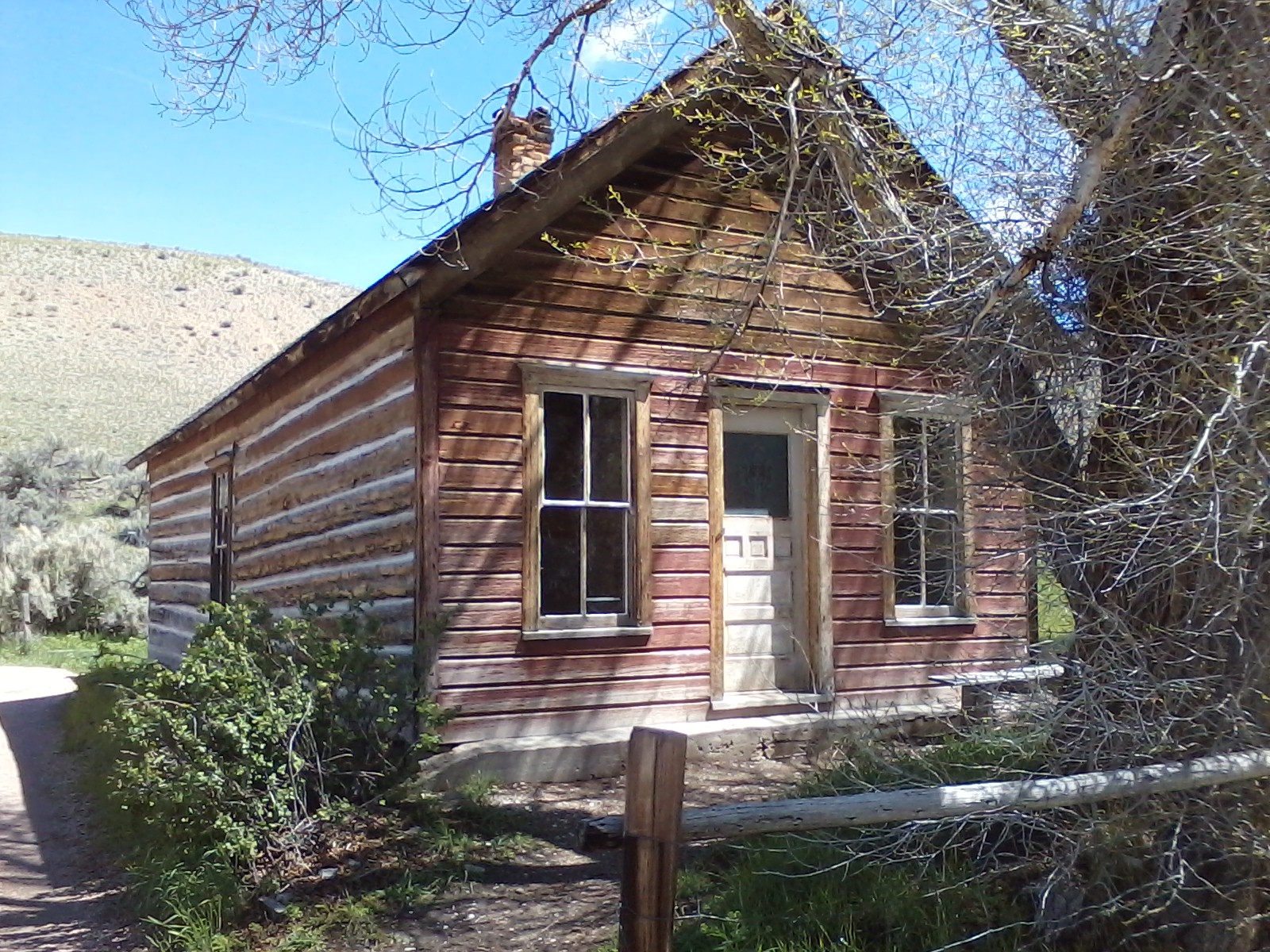 cool old house in bannack city montana