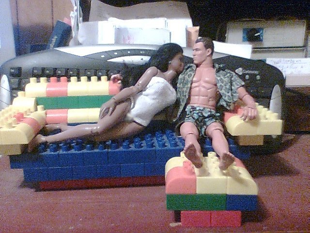 lego-sofa-nichelle0-mike-20101117_orig.jpg