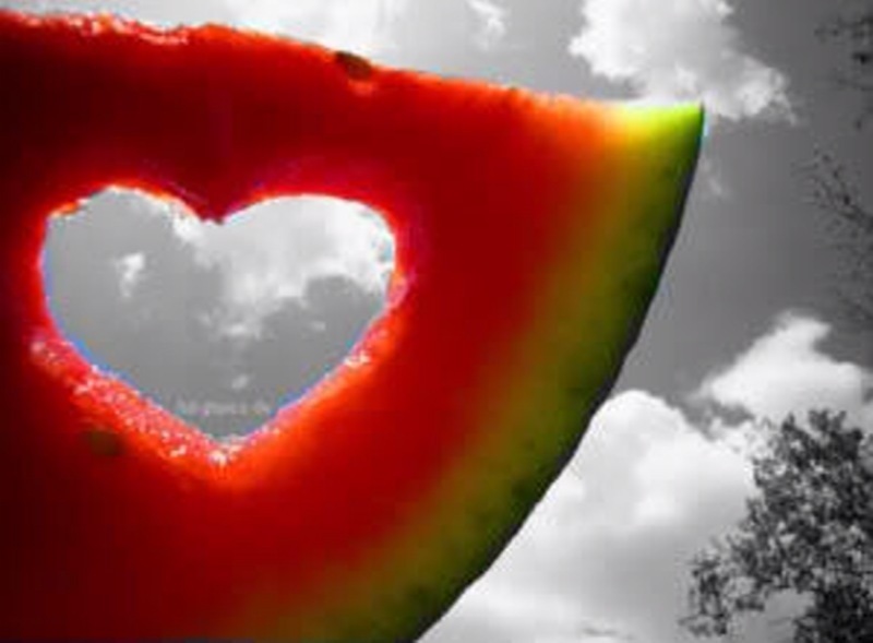 Heart-in-a-Melon-random-9959905-800-589.jpg