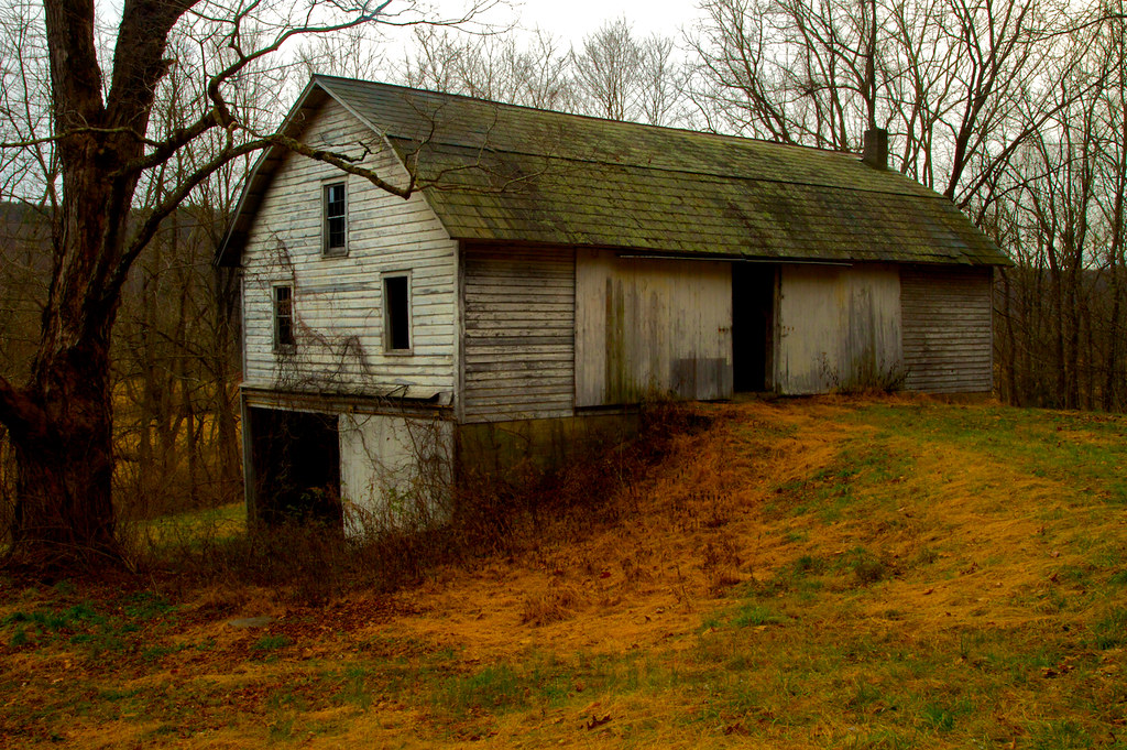 Pennsylvania Dutch Bank Barn in Winter | Built in 1910 as a … | Flickr