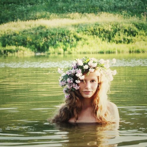 5d5f57ee7395955137acd394bba8c16d--water-nymphs-floral-crowns.jpg