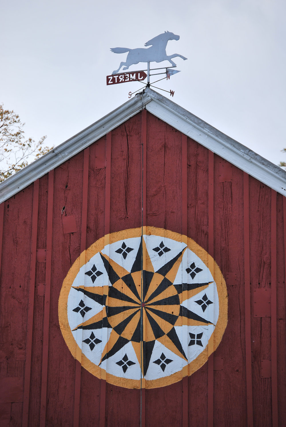 Hex Signs: Sacred and Celestial Symbolism in Pennsylvania Dutch Barn Stars  — Glencairn Museum