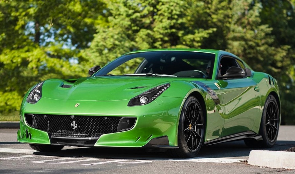 green-ferrari-f12tdf-1.jpg