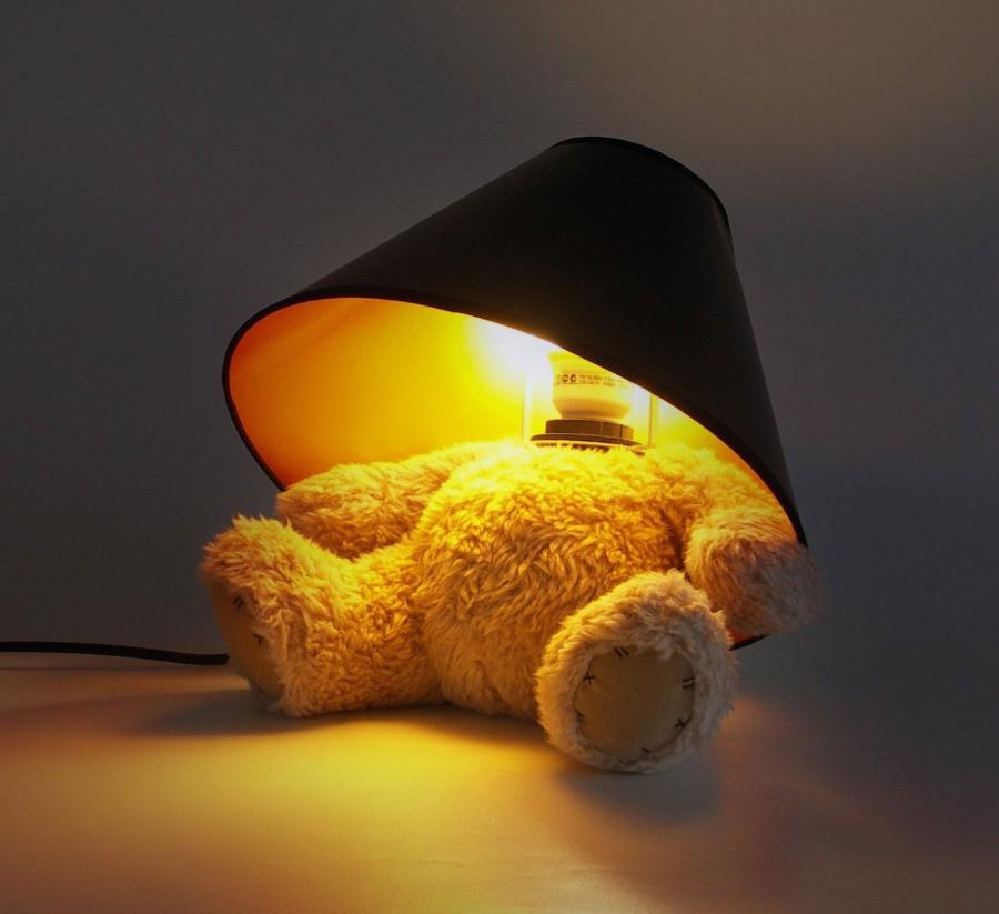 no-head-teddy-bear-lamp-0.jpg