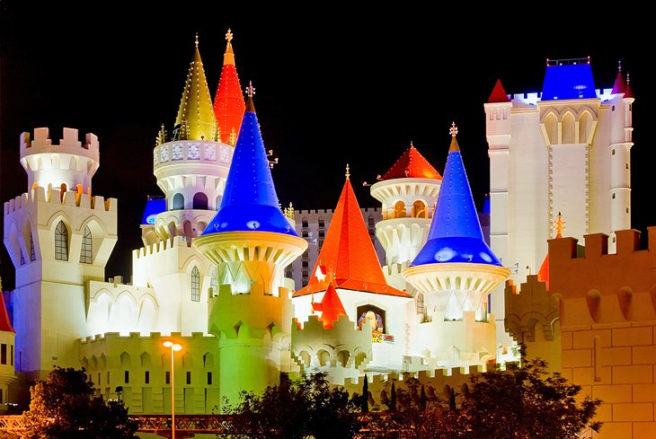 us-nevada-las-vegas-excalibur-night.jpg