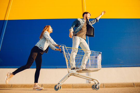 Shopping Cart Run Images – Browse 5,082 Stock Photos, Vectors, and Video |  Adobe Stock