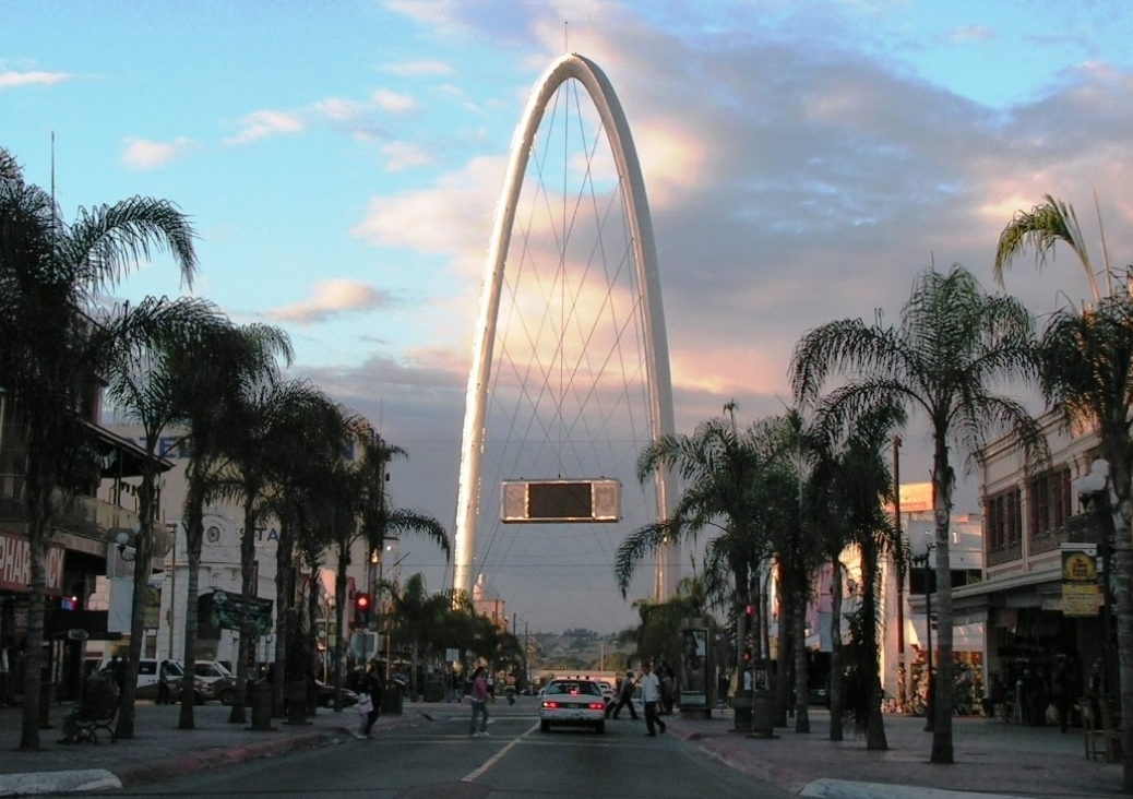 Reloj_monumental_%28cropped%29.jpg