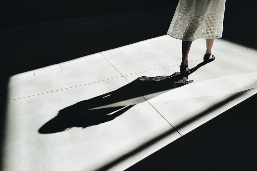 15 Tips for Creative Shadow Photography in 2023