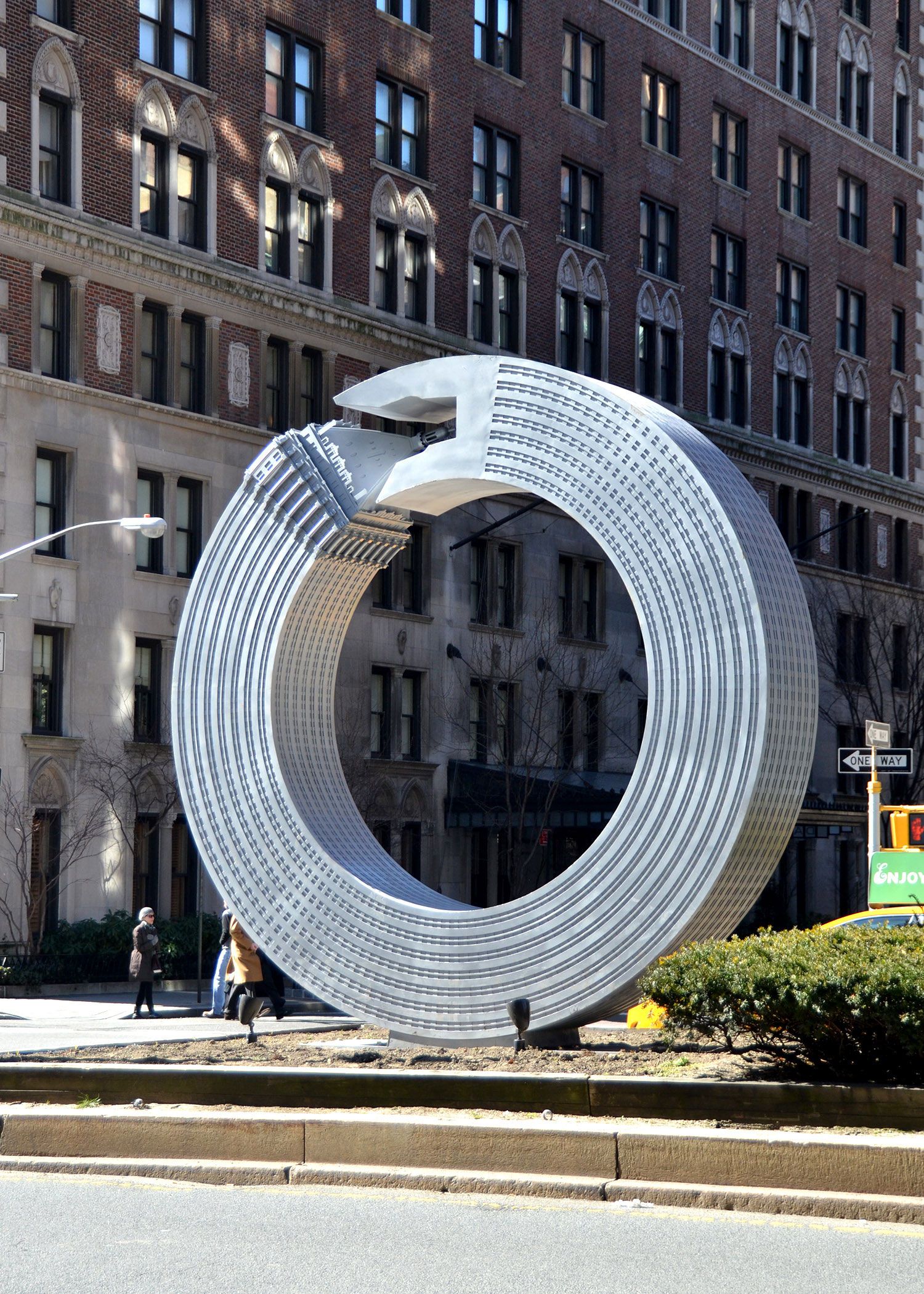 NYC Current Exhibitions | Alexandre Arrechea, No Limits | Park Avenue  Malls, Manhattan #ArtAroundTown | Nyc art, Art in the park, Public art